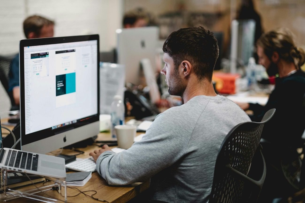 https://unsplash.com/photos/fotKKqWNMQ4