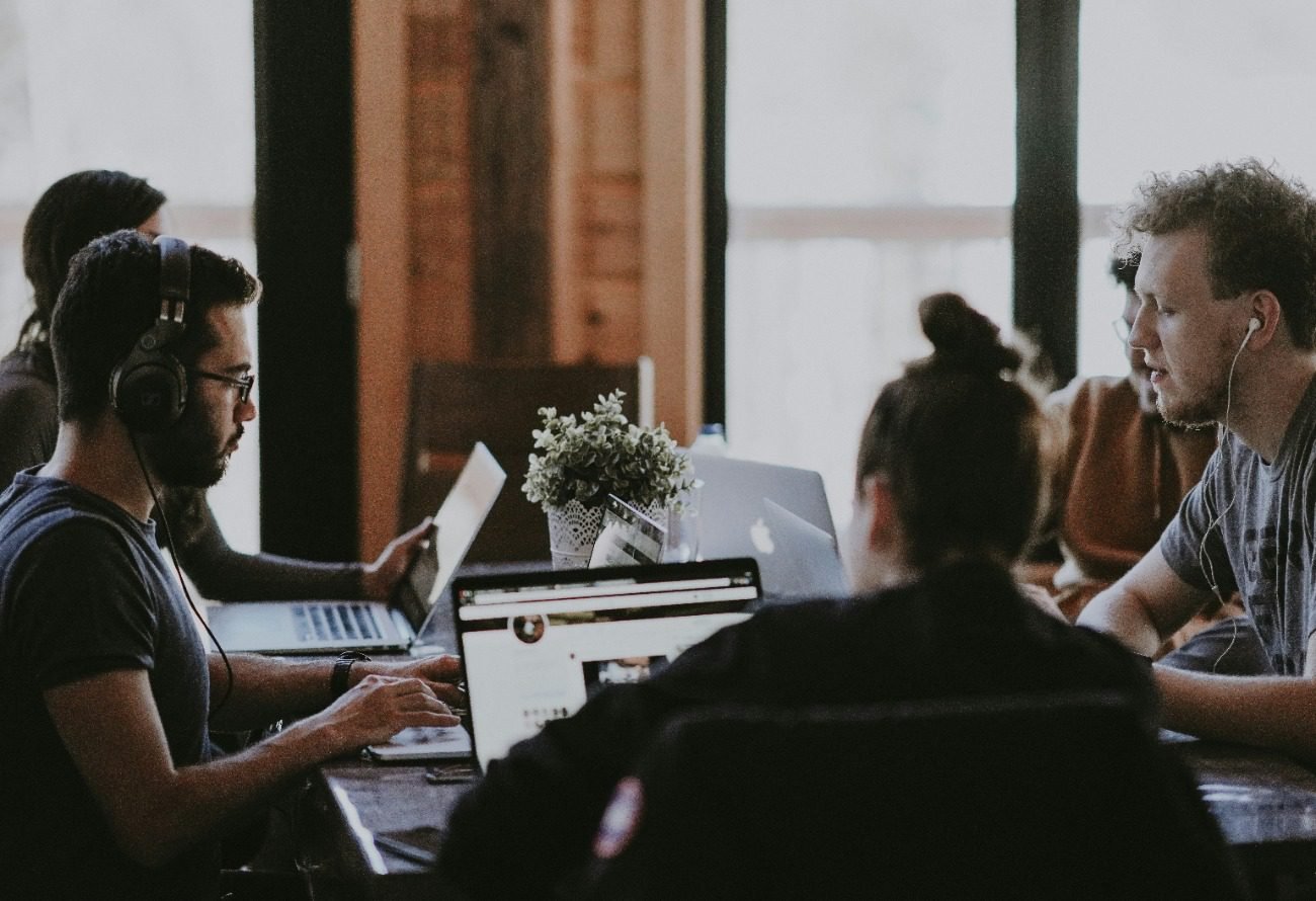 https://unsplash.com/photos/sggw4-qDD54